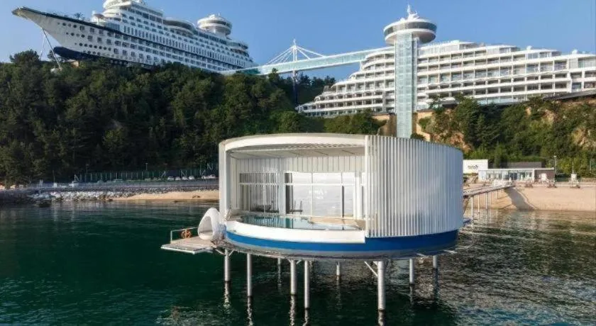 Sun Cruise Resort and Yacht