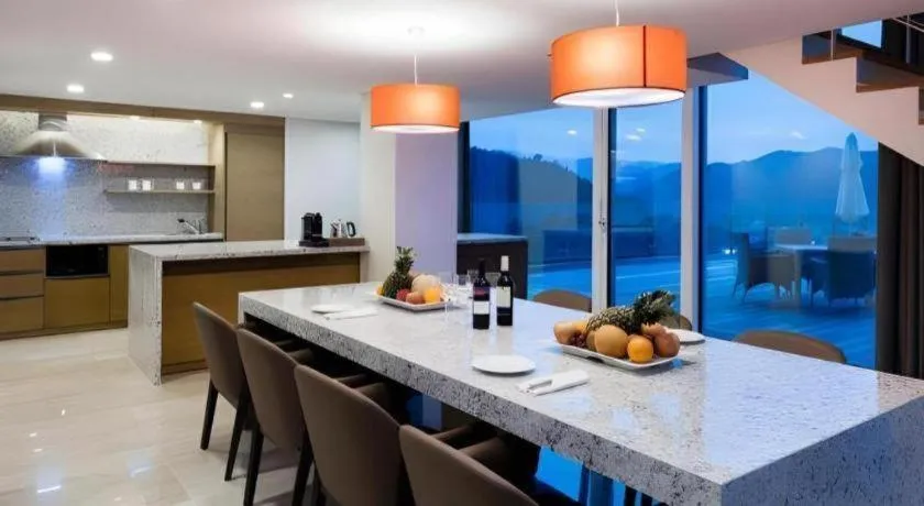 Sun Cruise Resort and Yacht