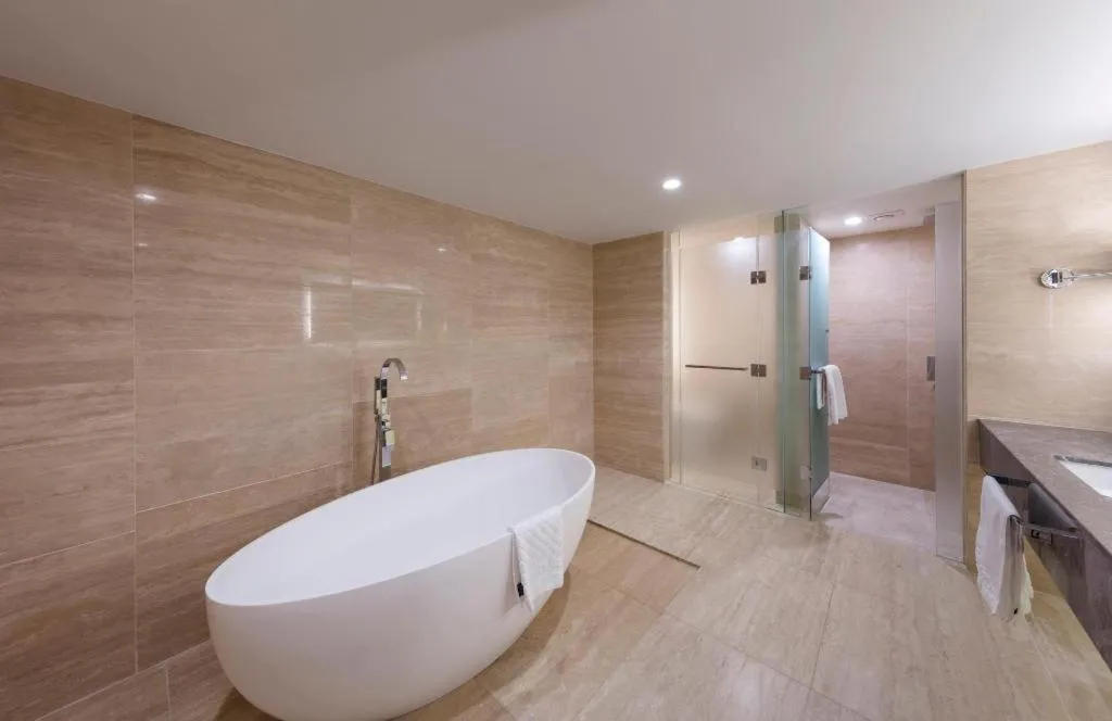 Sun Cruise Resort and Yacht