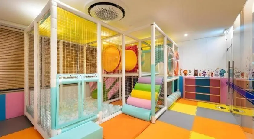 Sun Cruise Resort and Yacht