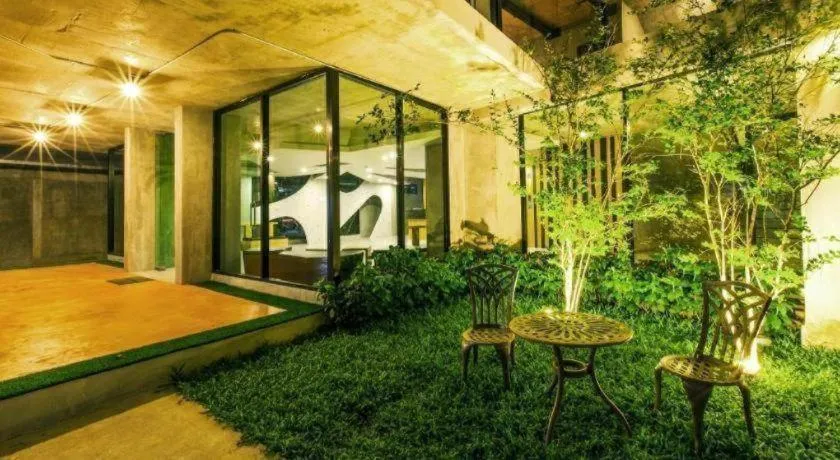 B2 Phuket Boutique & Budget Hotel