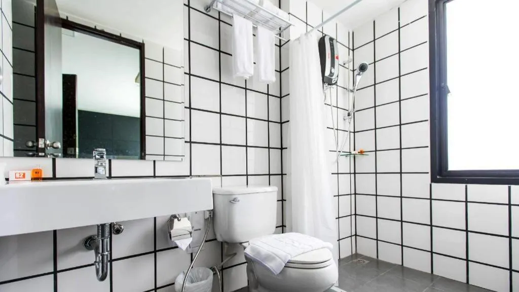 B2 Phuket Boutique & Budget Hotel