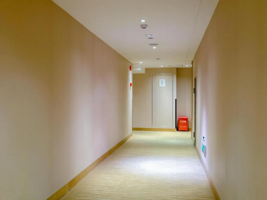 JI Hotel Shanghai Yan'an Road