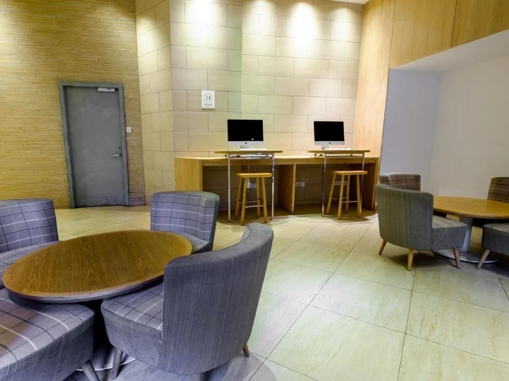 JI Hotel Shanghai Yan'an Road