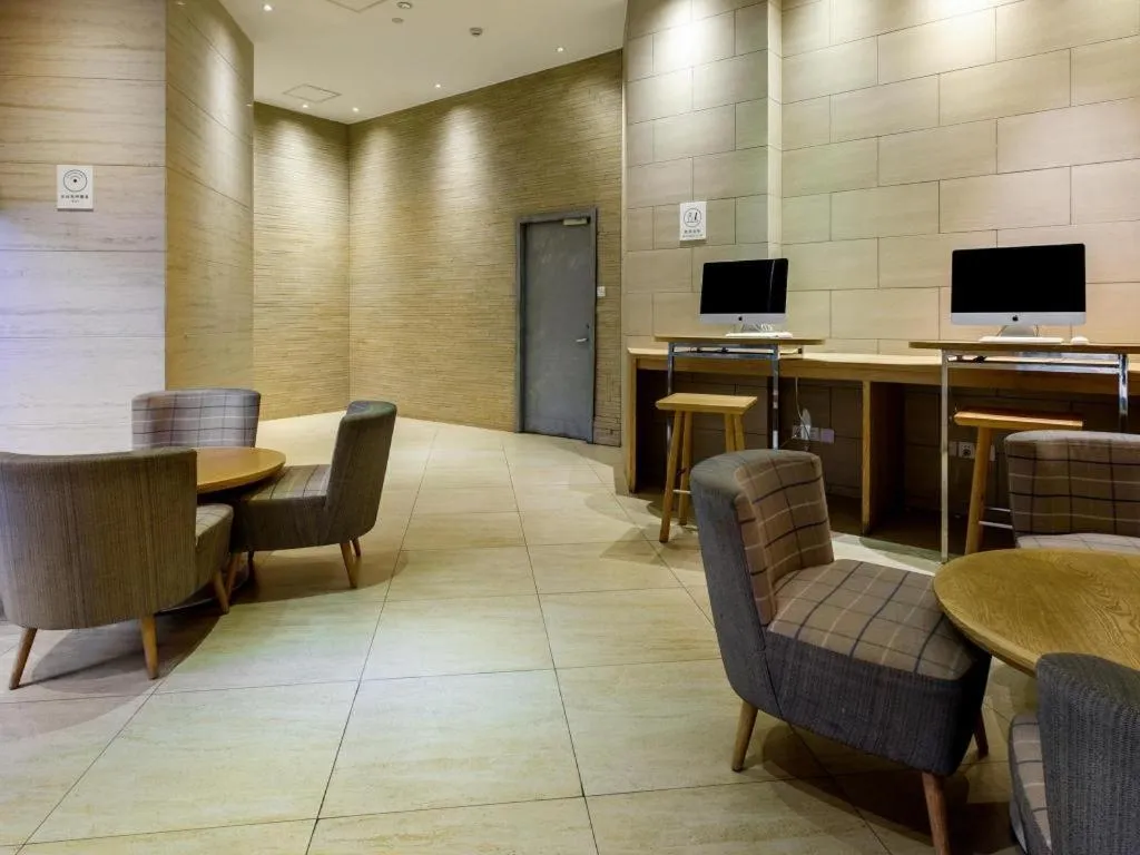 JI Hotel Shanghai Yan'an Road