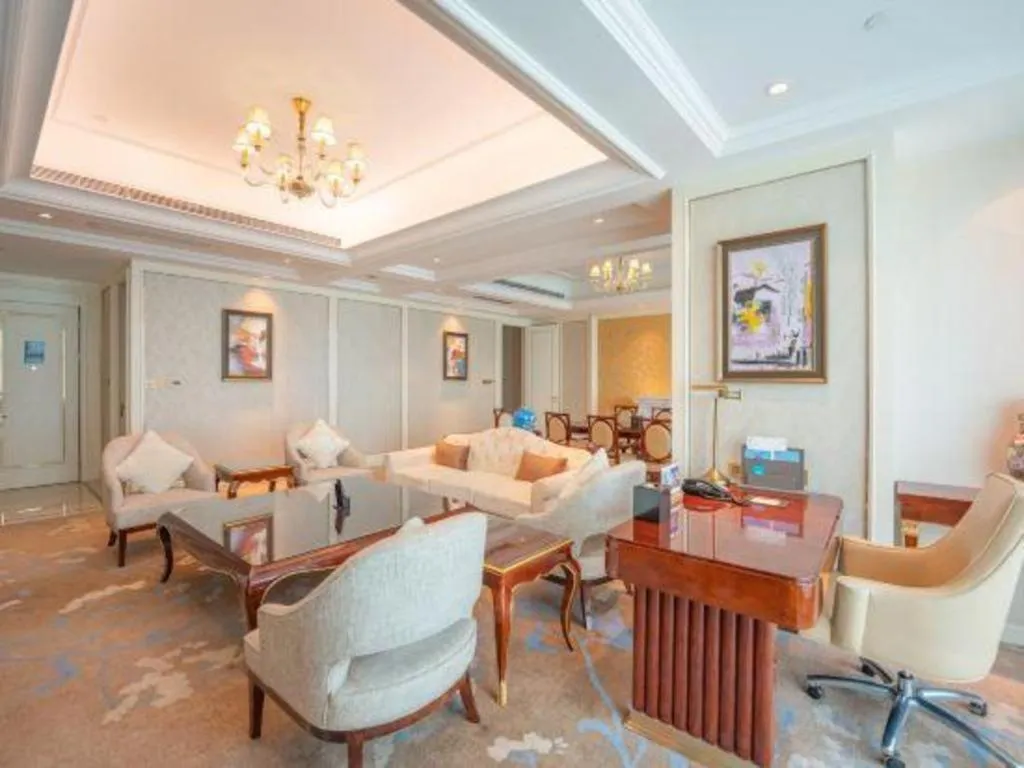 Dongwu New Century Grand Hotel Huzhou