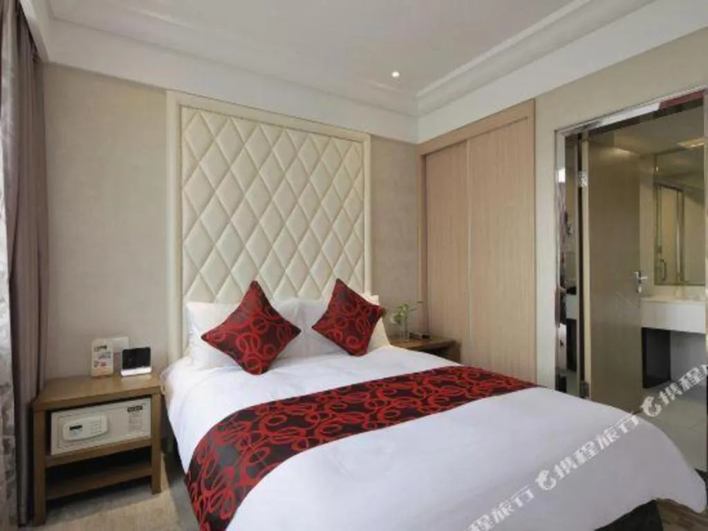 Bed in Nanjing Grand Da Qiao Hotel