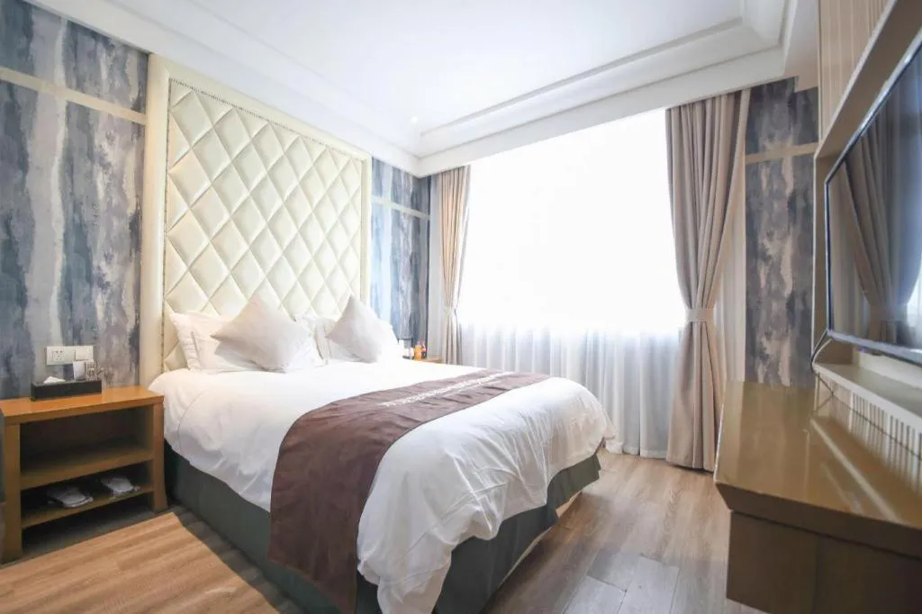 Bed in Nanjing Grand Da Qiao Hotel