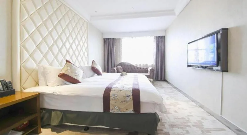 Bed in Nanjing Grand Da Qiao Hotel