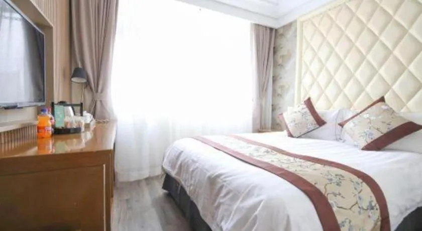 Bed in Nanjing Grand Da Qiao Hotel
