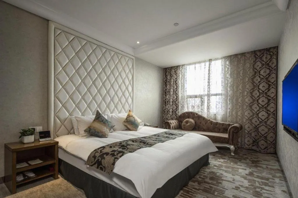 Bed in Nanjing Grand Da Qiao Hotel