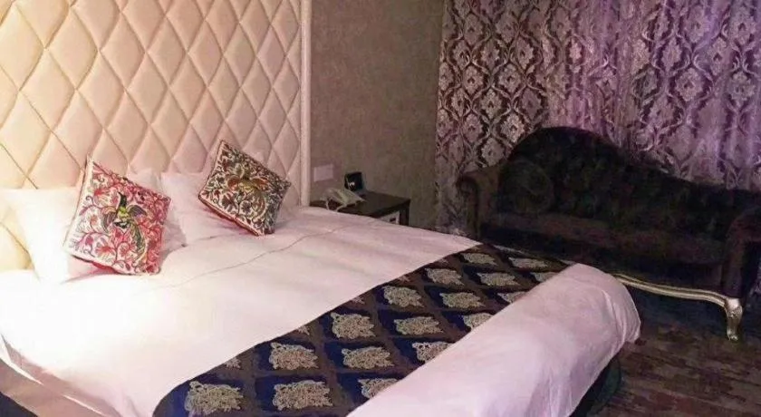 Bed in Nanjing Grand Da Qiao Hotel