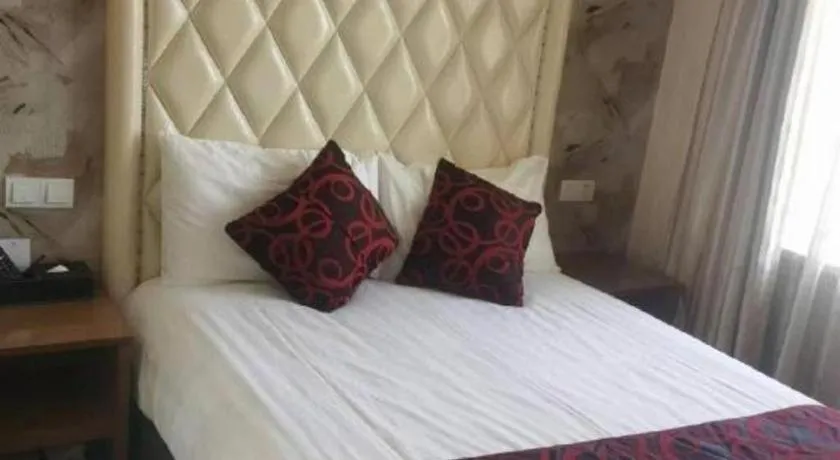 Bed in Nanjing Grand Da Qiao Hotel