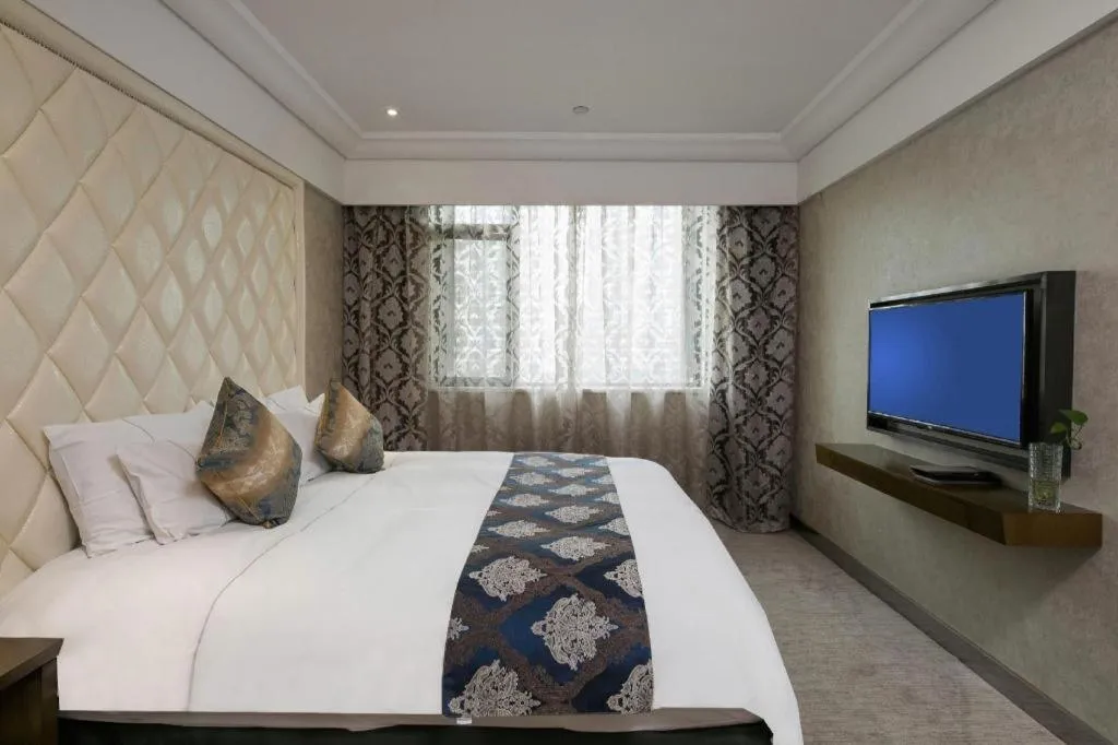 Bed in Nanjing Grand Da Qiao Hotel