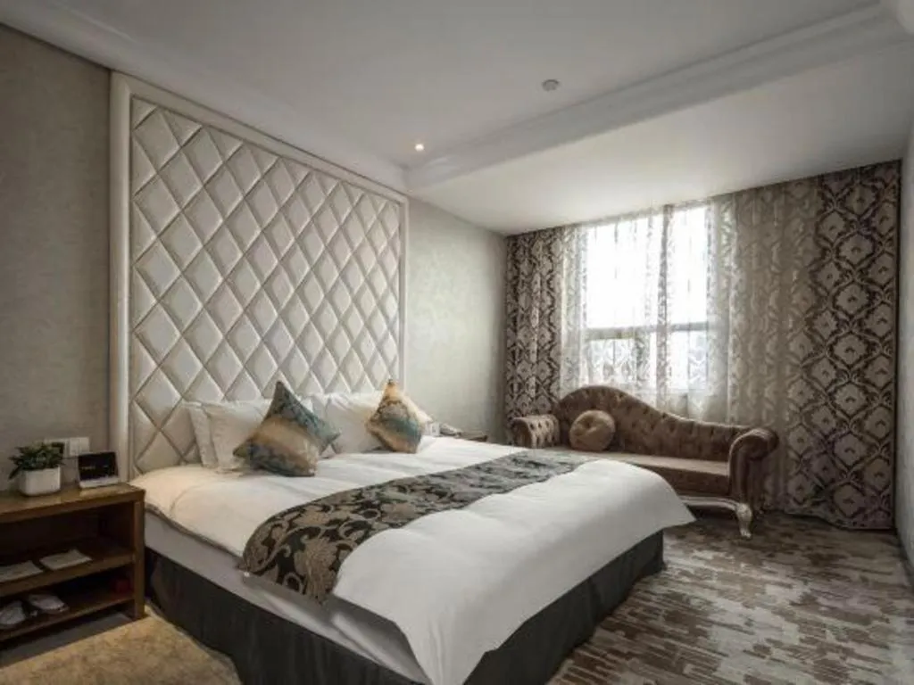 Bed in Nanjing Grand Da Qiao Hotel