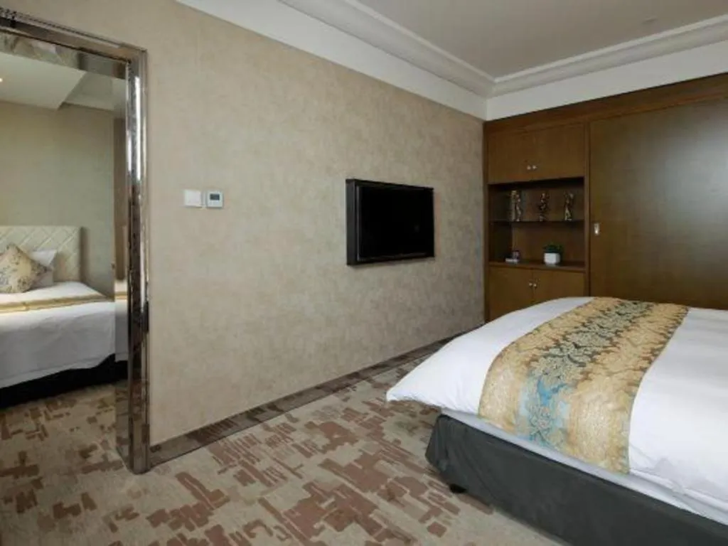 Bed in Nanjing Grand Da Qiao Hotel