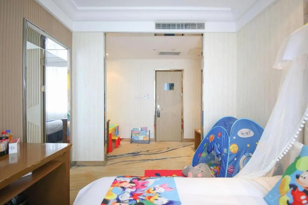 Bed in Nanjing Grand Da Qiao Hotel