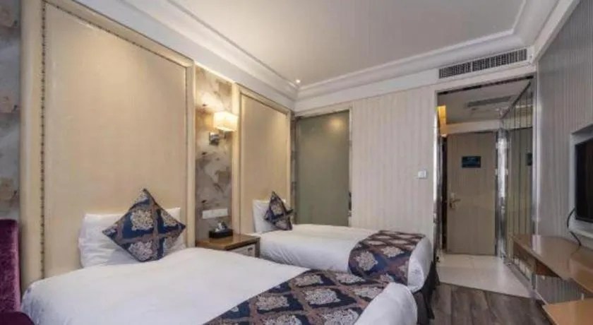 Bed in Nanjing Grand Da Qiao Hotel