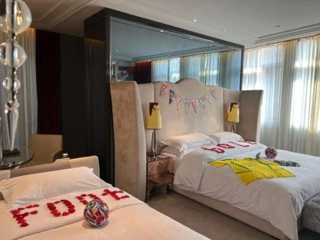 Bed in Jinjiang Metropolo Hotel Classiq Shanghai Off Bund