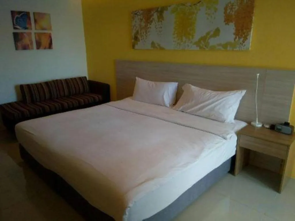 Bed in R-Con Hotel @ Siam