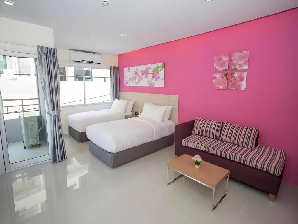 Bed in R-Con Hotel @ Siam