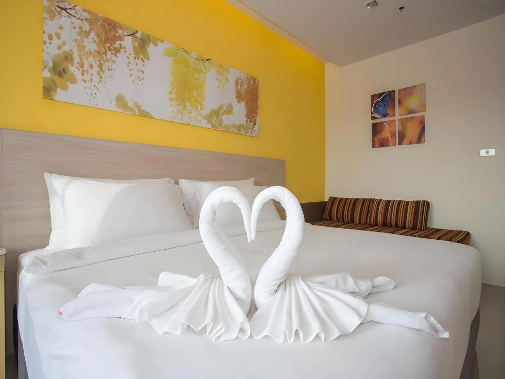 Bed in R-Con Hotel @ Siam