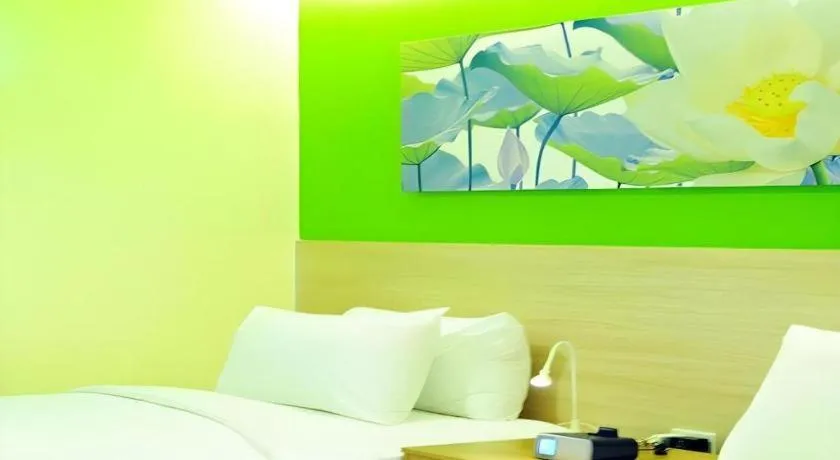 Bed in R-Con Hotel @ Siam