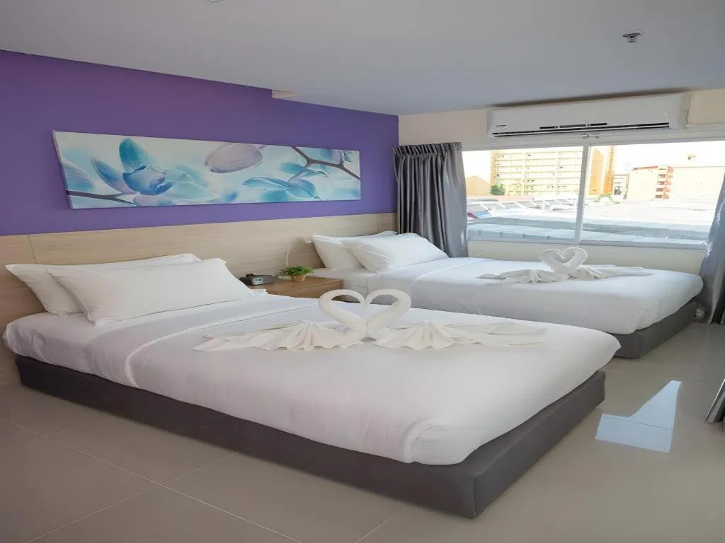 Bed in R-Con Hotel @ Siam