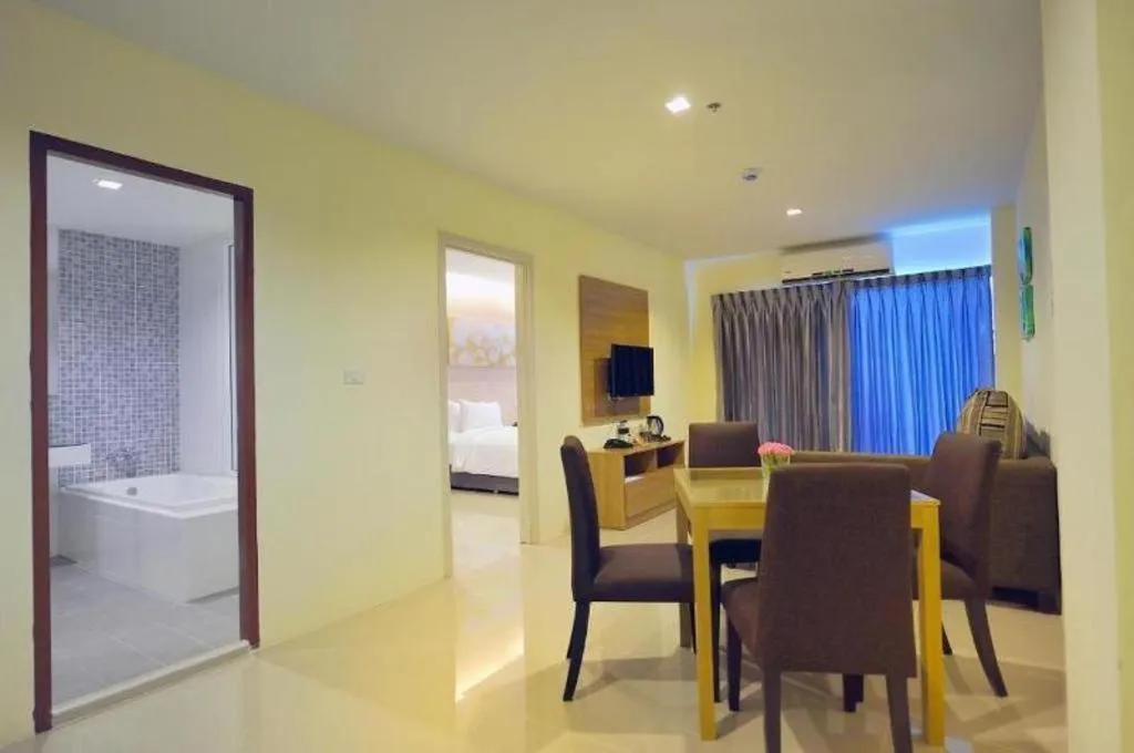 Bed in R-Con Hotel @ Siam