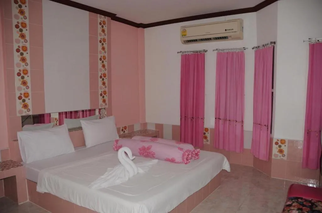 Bed in Saraburi Garden Resort