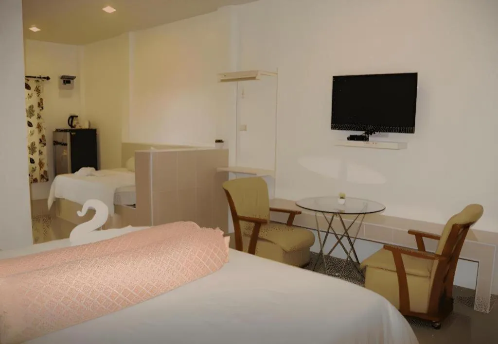 Bed in Saraburi Garden Resort