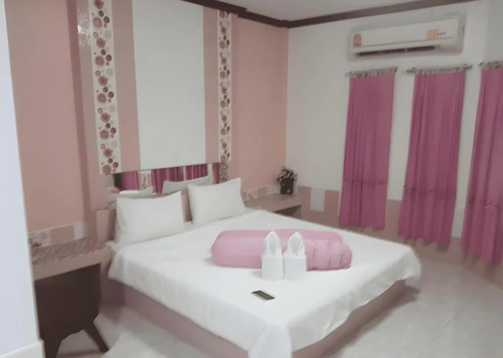 Bed in Saraburi Garden Resort
