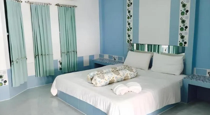 Bed in Saraburi Garden Resort