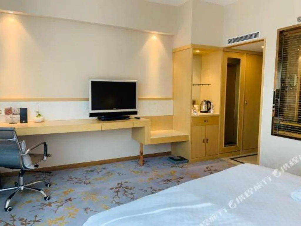 Bed in Kunming Jinjiang Hotel