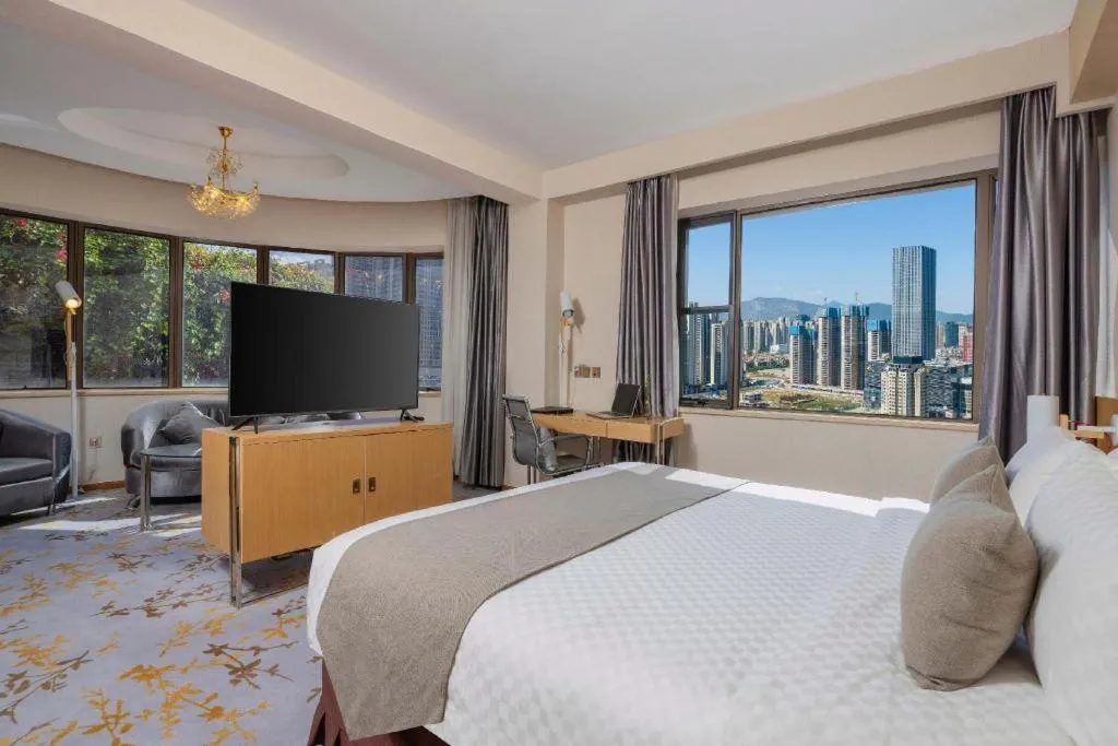 Bed in Kunming Jinjiang Hotel