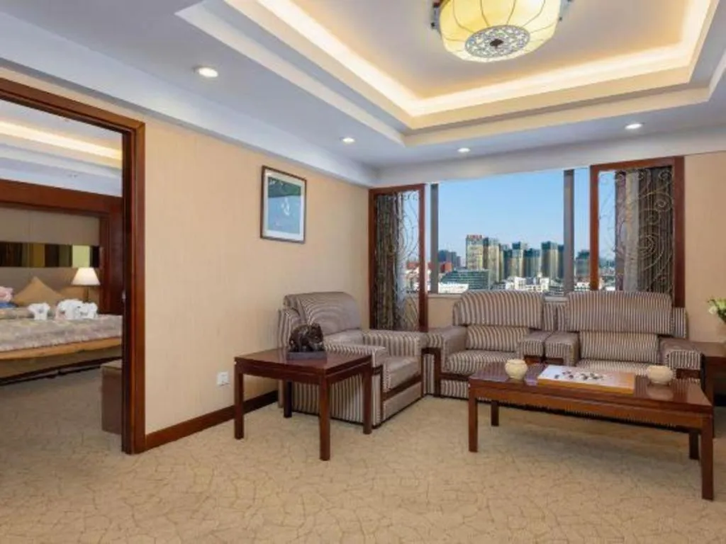 Bed in Kunming Jinjiang Hotel