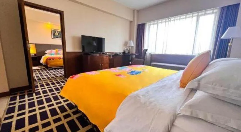 Bed in Kunming Jinjiang Hotel