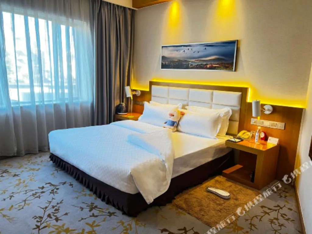 Bed in Kunming Jinjiang Hotel