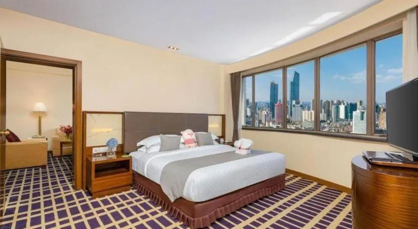 Bed in Kunming Jinjiang Hotel