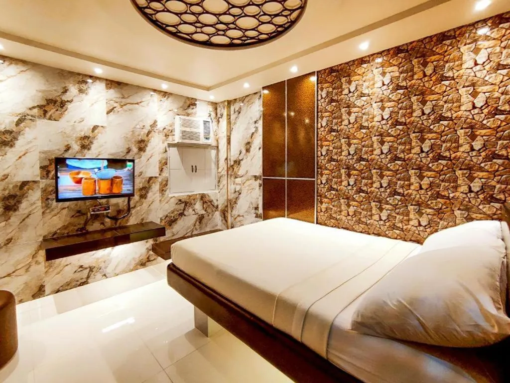 Bed in One Serenata Hotel General Trias