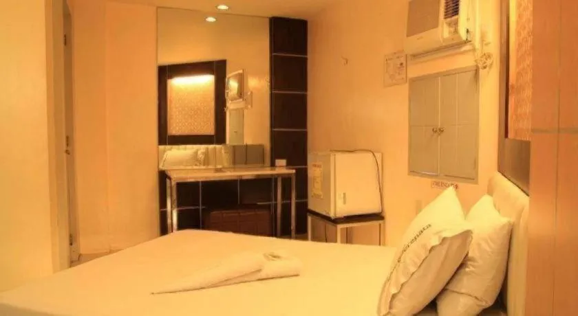 Bed in One Serenata Hotel General Trias