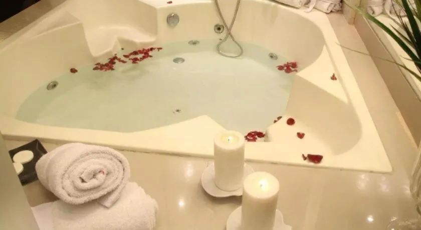 One Serenata Hotel General Trias