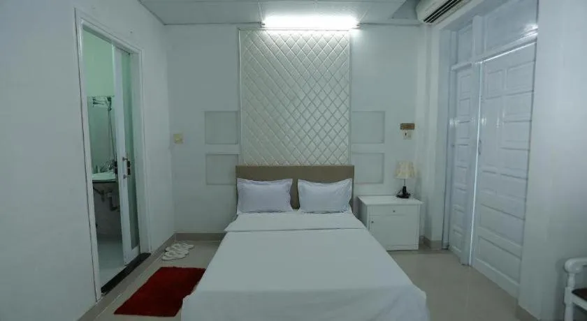 Bed in Thanh Long Hotel
