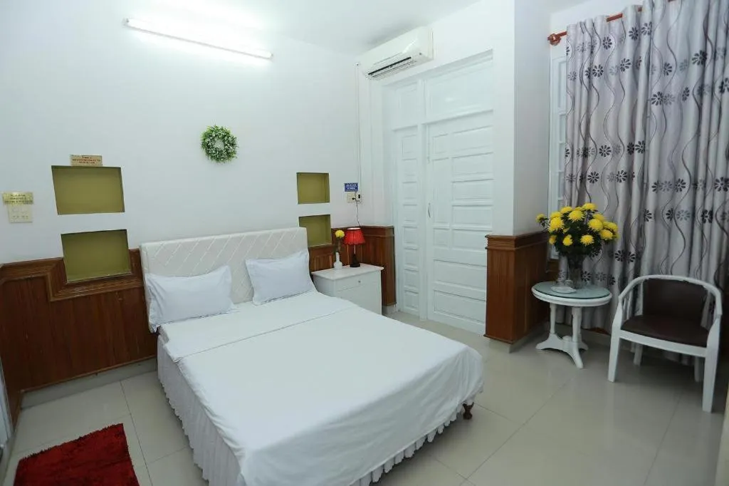 Bed in Thanh Long Hotel