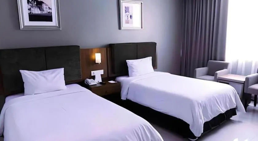 Bed in Grage Hotel Cirebon