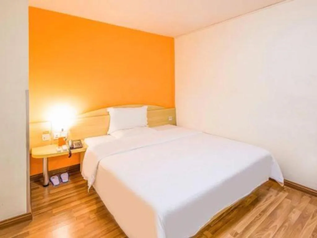 Bed in 7 Days Inn Guangzhou East Station Yantang Tianpingjia Metro Station