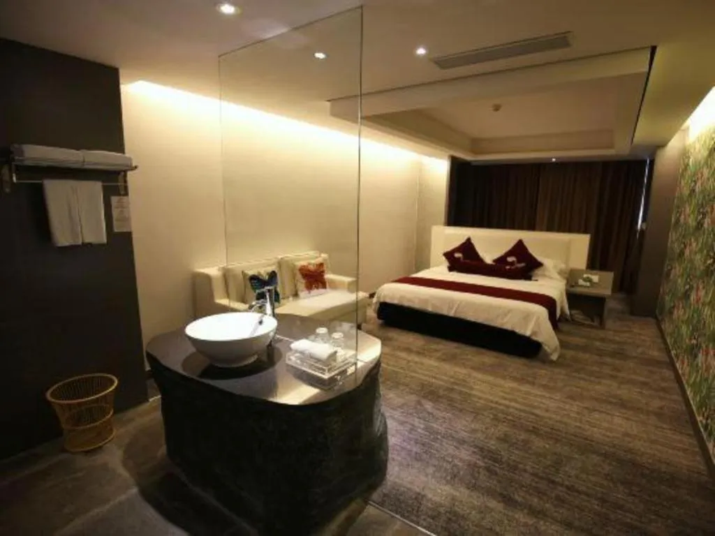 Bed in Grand Nest Hotel (Tang Jia Wan Beach)