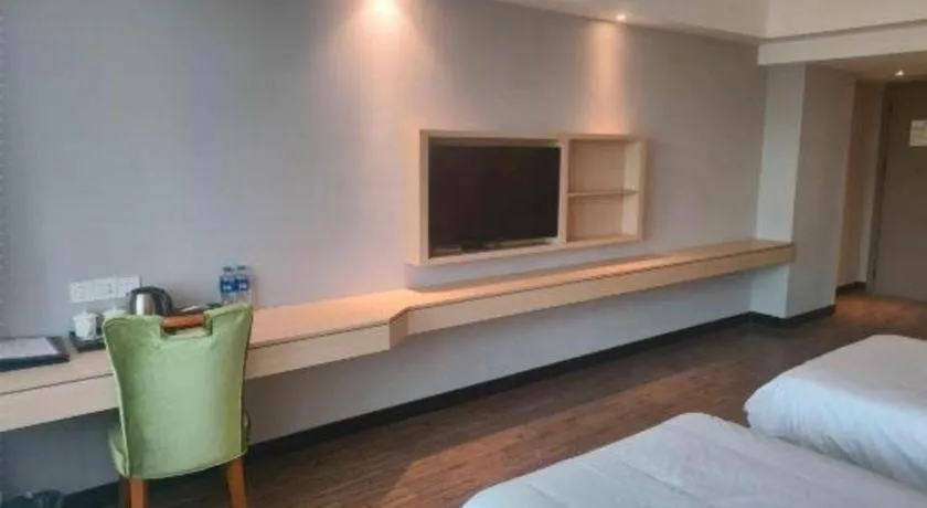 Bed in Grand Nest Hotel (Tang Jia Wan Beach)