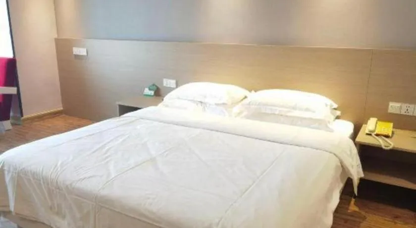 Bed in Grand Nest Hotel (Tang Jia Wan Beach)