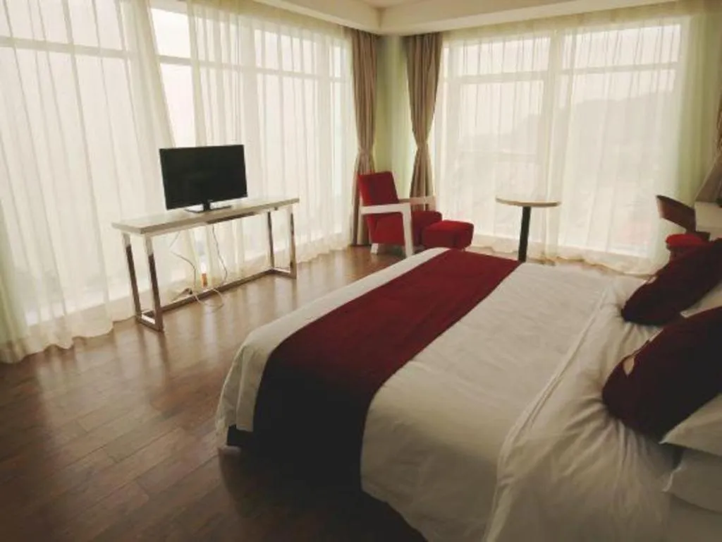 Bed in Grand Nest Hotel (Tang Jia Wan Beach)
